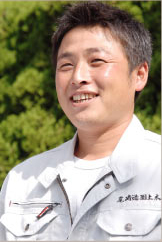 尾崎友弘さん